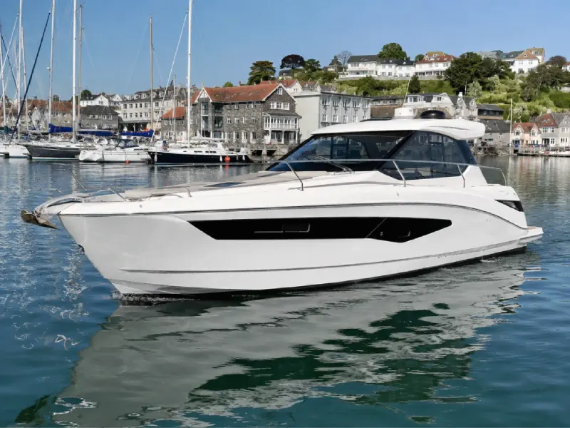 Tide 36 private coastal yacht